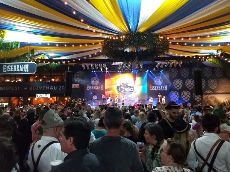 Oktoberfest 2024 A maior festa alemã do Brasil! Saiba TUDO!