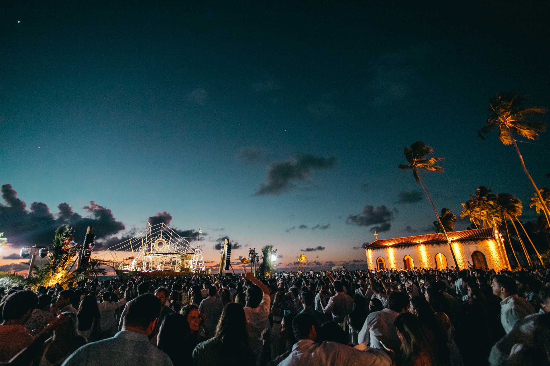 O evento Réveillon dos Milagres é a principal festa de réveillon em São Miguel dos Milagres