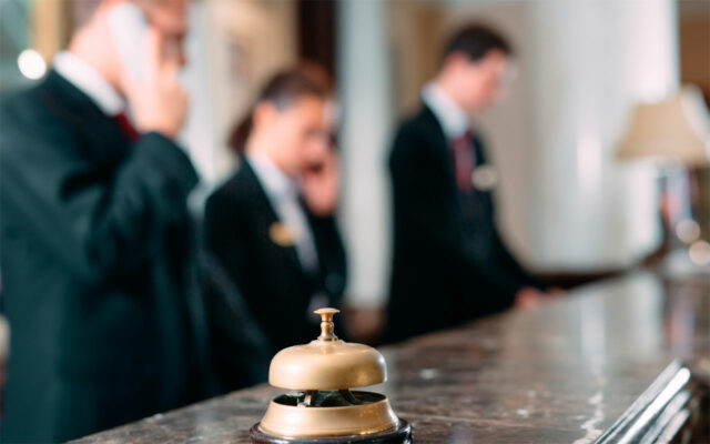 A hospitalidade é um dos fatores a serem considerados ao escolher um hotel