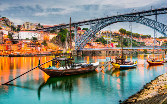 Guia completo para viajar a Portugal e conhecer lugares como o Rio Douro em Porto