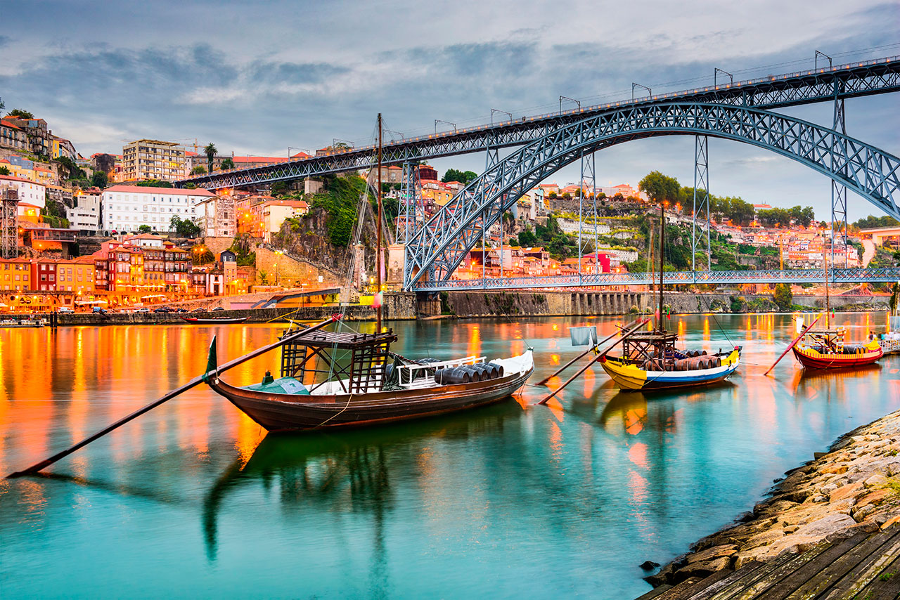 Guia completo para viajar a Portugal e conhecer lugares como o Rio Douro em Porto